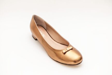 Large size gold shoes for women